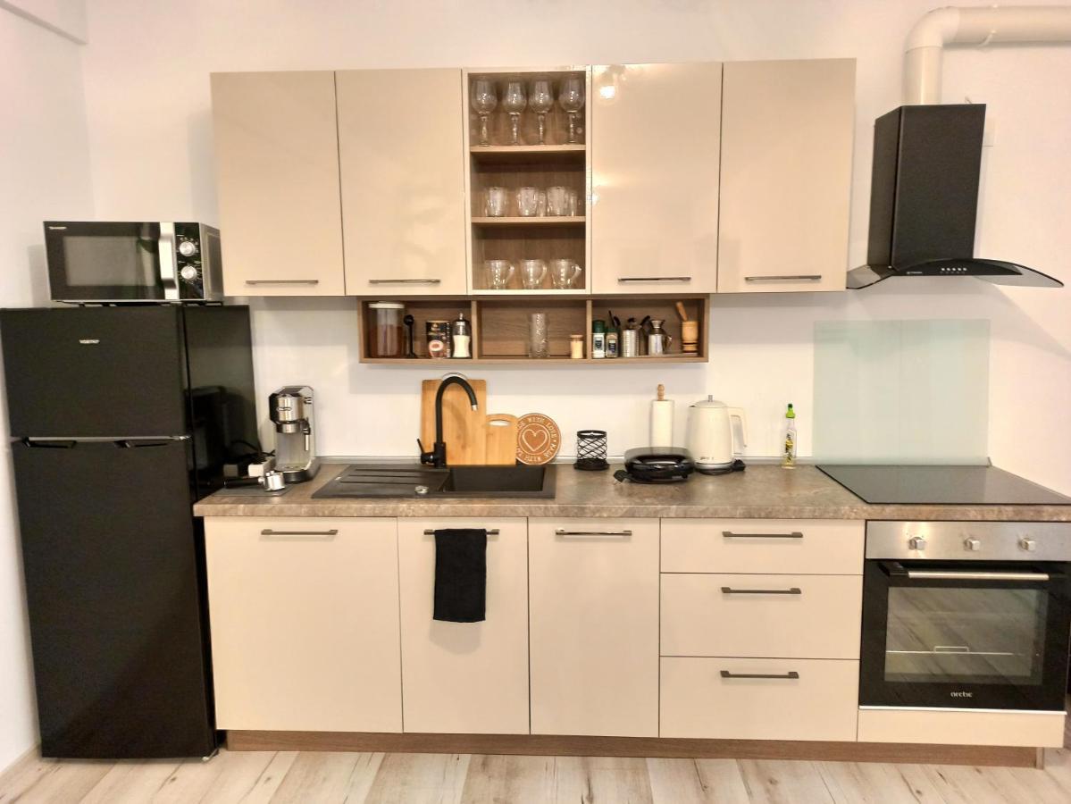 Summer Haven - Self Check-In & Parking Lot, Primashops&Lotus Oradea Zewnętrze zdjęcie